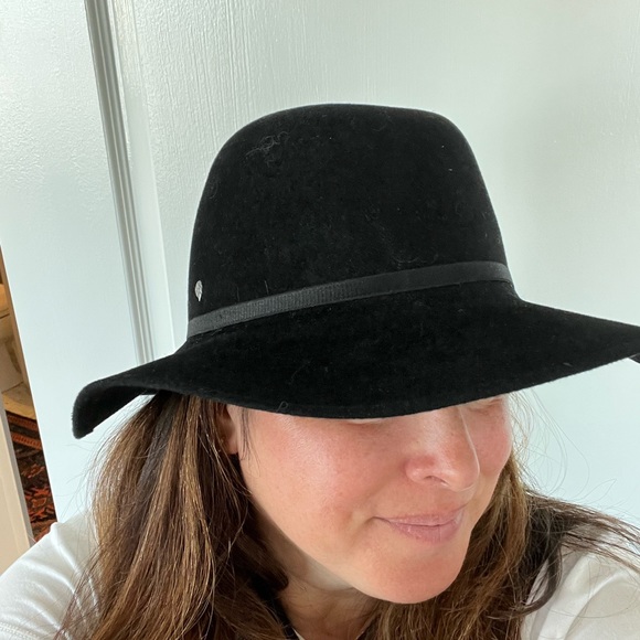 Helen Kaminski Accessories - Helen Kaminski black wool wide brim fedora hat